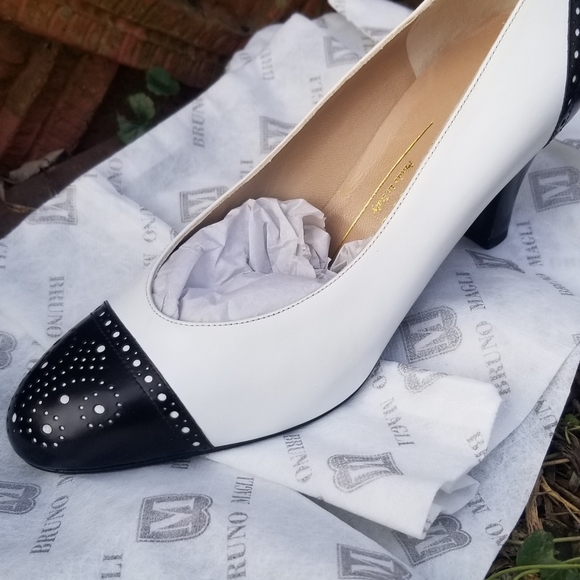 Bruno Magli two-tonr pumps - Picture 5 of 5